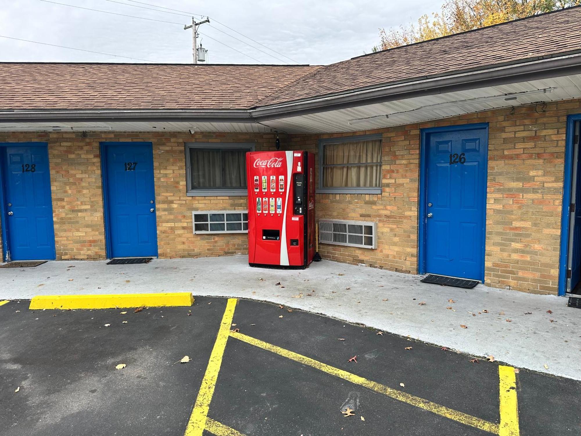 Westgate Manor Motel Austintown & Youngstown Ohio ภายนอก รูปภาพ
