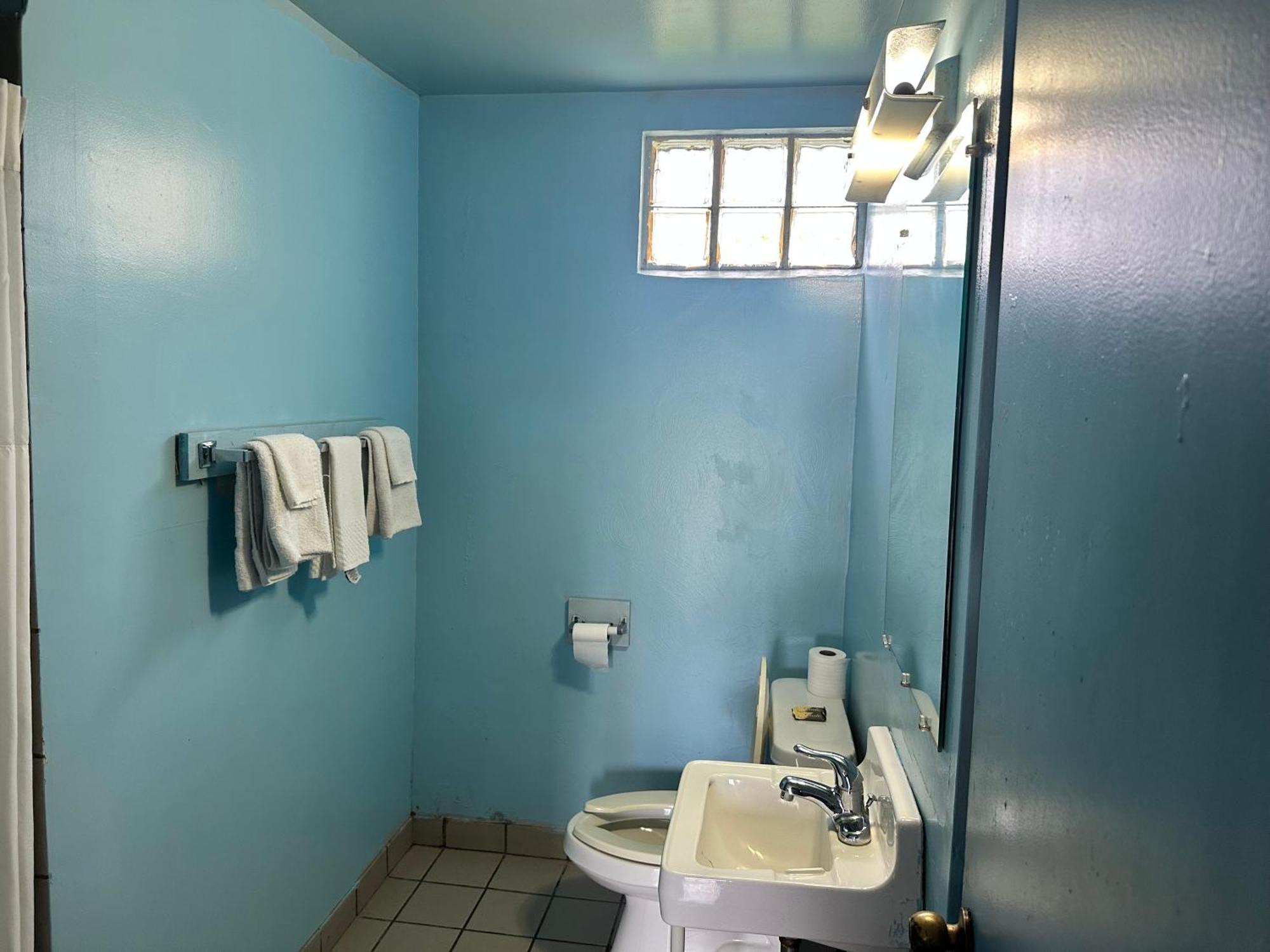 Westgate Manor Motel Austintown & Youngstown Ohio ภายนอก รูปภาพ
